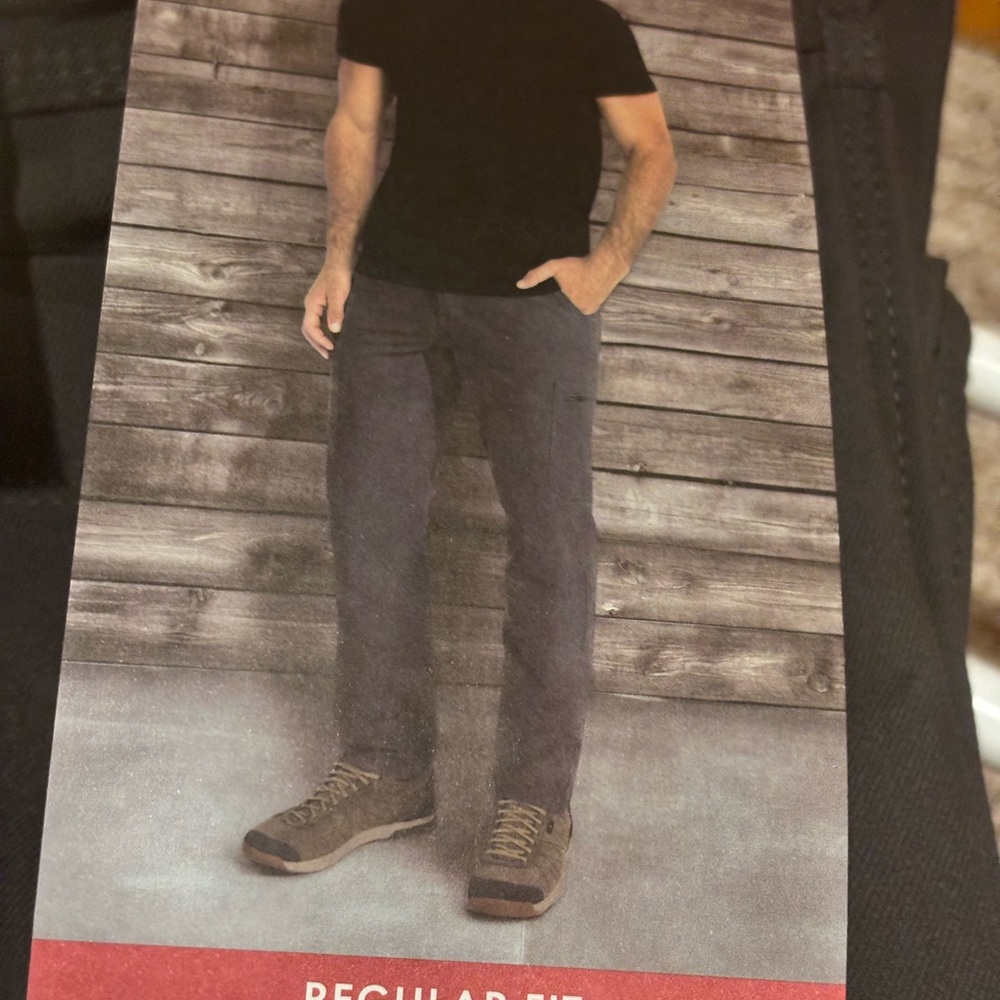 Wrangler Gray Cargo Pants with Zippered Pockets - Picture 3 of 5